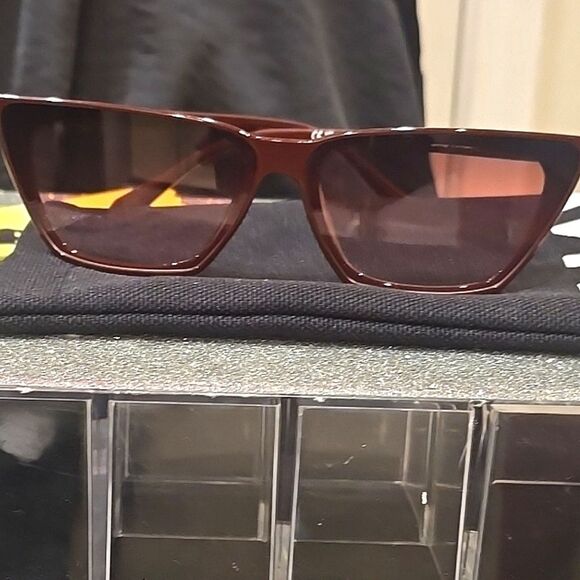 Quay Australia Bad Habit Narrow Cat-Eye Oversized Sunglasses- Oxblood - Picture 9 of 13